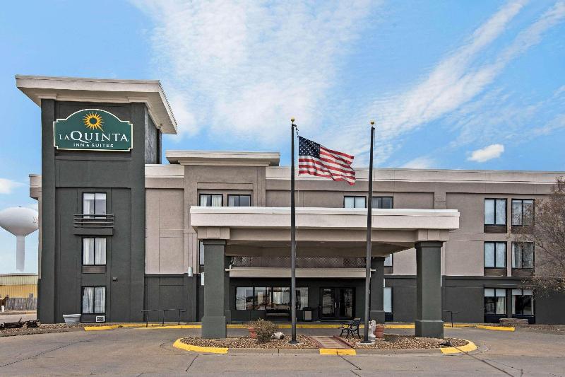 هتل La Quinta Inn & Suites By Wyndham Salina