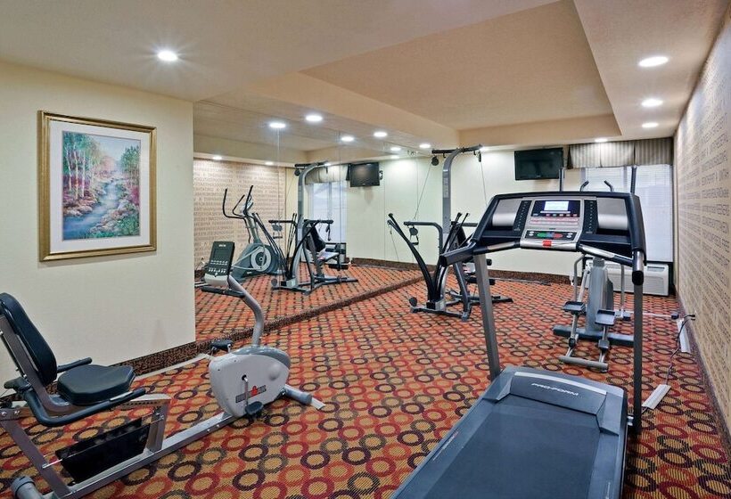 هتل La Quinta Inn & Suites By Wyndham Salina