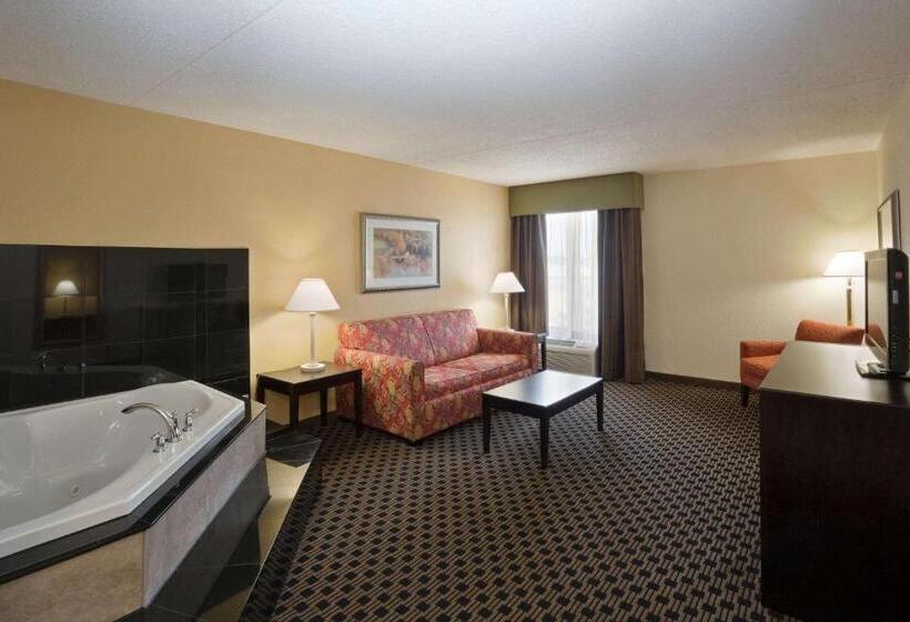 هتل La Quinta Inn & Suites By Wyndham Salina