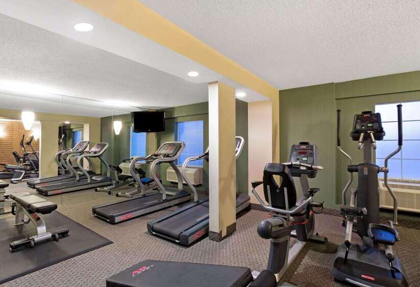 هتل La Quinta By Wyndham Springfield