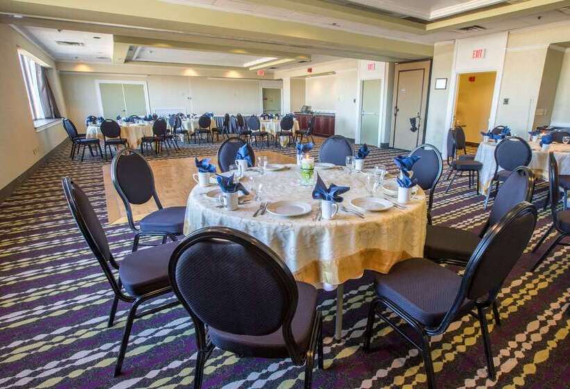 هتل La Quinta By Wyndham Springfield