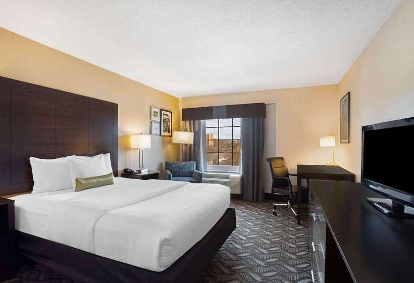 هتل La Quinta By Wyndham Springfield