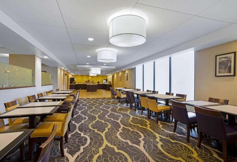 هتل La Quinta By Wyndham Springfield