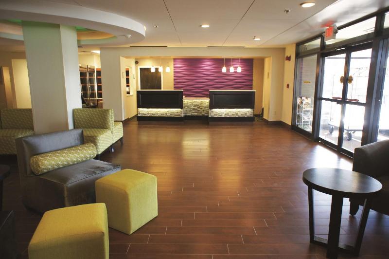 هتل La Quinta By Wyndham Springfield