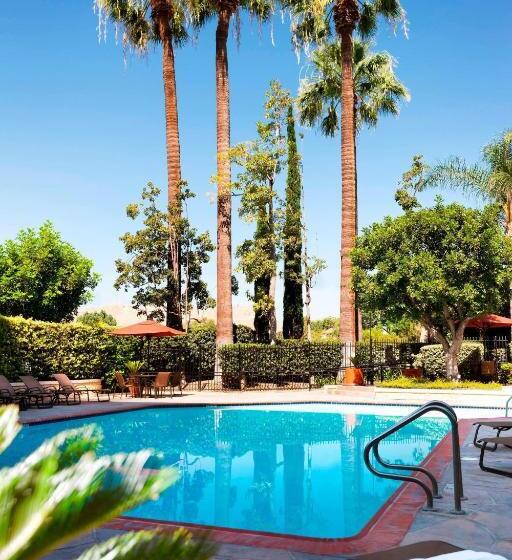 בית מלון כפרי Marriott Riverside At The Convention Center