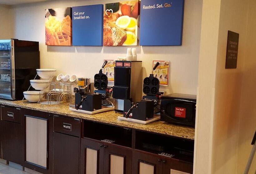 هتل Fairfield By Marriott Inn & Suites Madison South