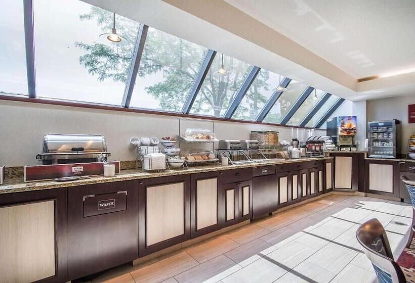 Отель Fairfield By Marriott Inn & Suites Madison South