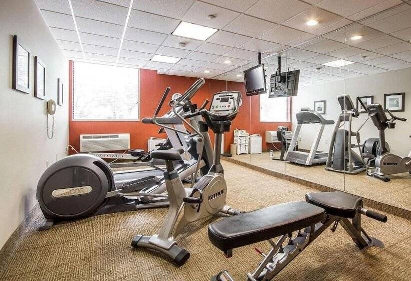 Отель Fairfield By Marriott Inn & Suites Madison South