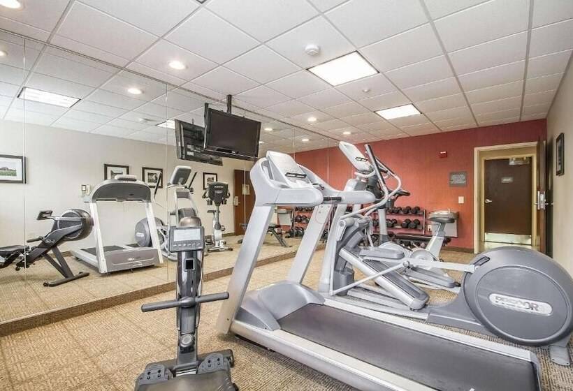 Отель Fairfield By Marriott Inn & Suites Madison South