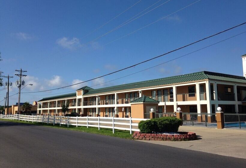 فندق Econo Lodge Inn & Suites Ocean Springs   Biloxi