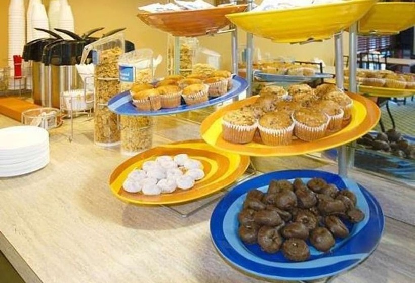 فندق Econo Lodge Inn & Suites Ocean Springs   Biloxi