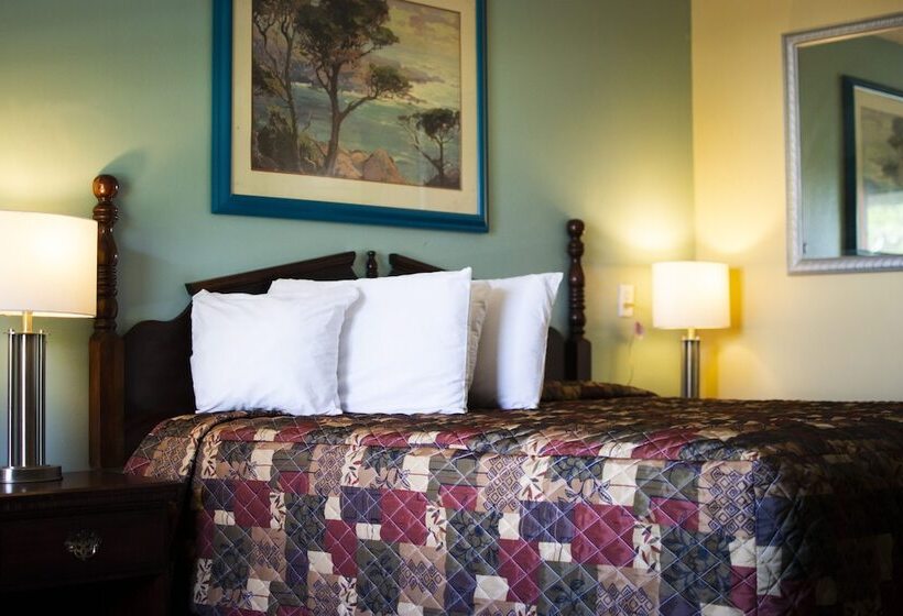 فندق Econo Lodge Inn & Suites Ocean Springs   Biloxi