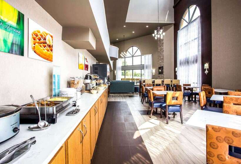 فندق Quality Inn At The Park