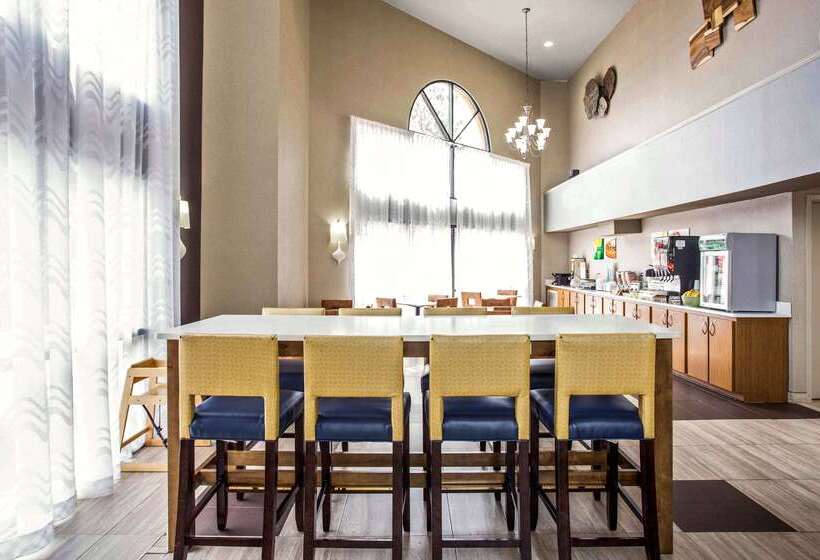 فندق Quality Inn At The Park