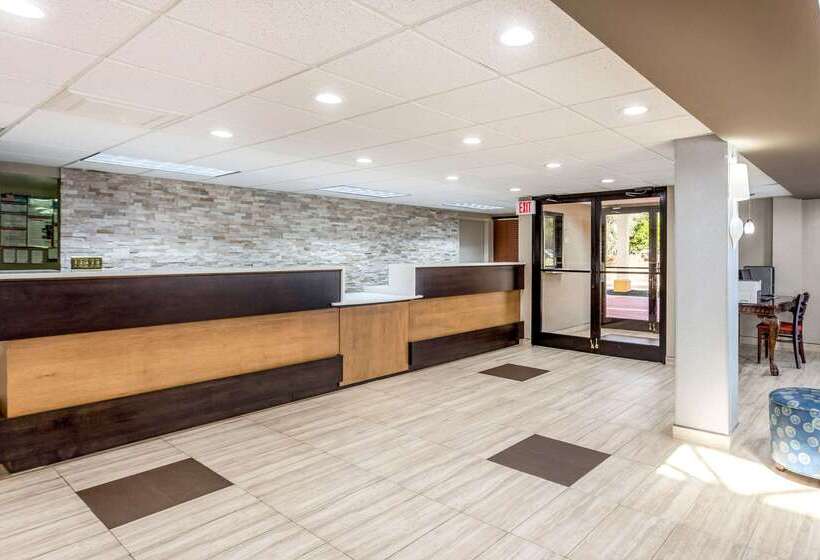 فندق Quality Inn At The Park