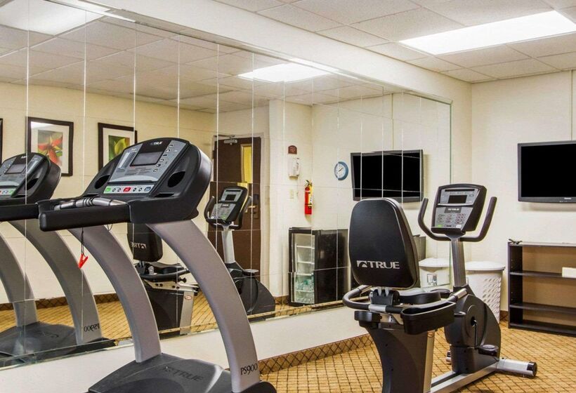 فندق Quality Inn Clarksville   Exit 11