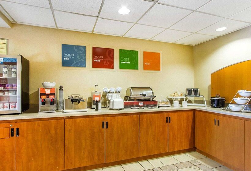 فندق Quality Inn Clarksville   Exit 11