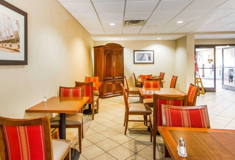 فندق Quality Inn Clarksville   Exit 11