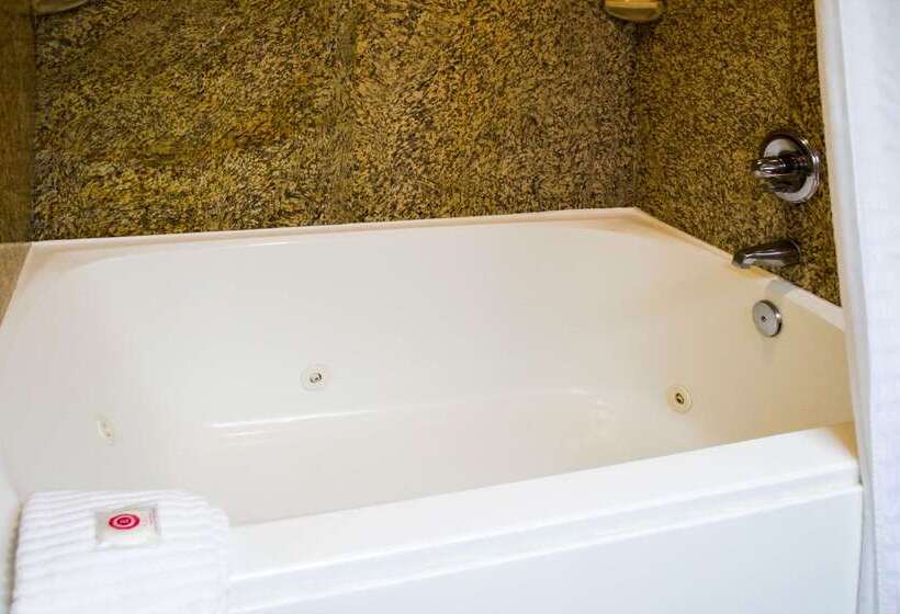 فندق Quality Inn Clarksville   Exit 11