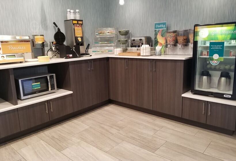 فندق Quality Inn