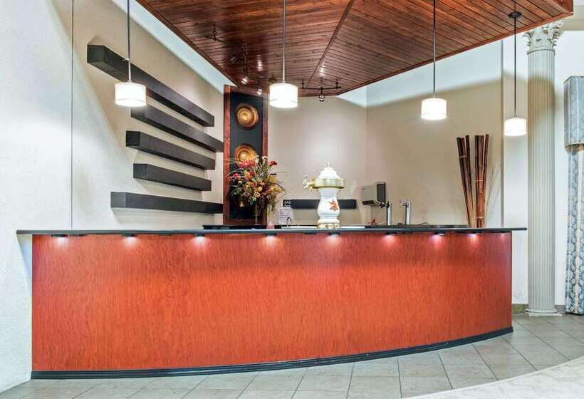 فندق Quality Inn Festus