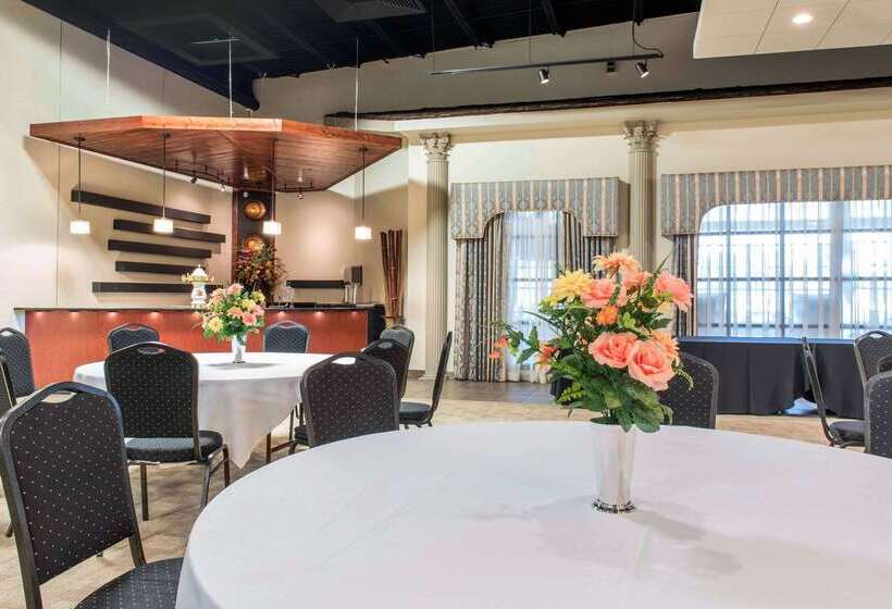 فندق Quality Inn Festus