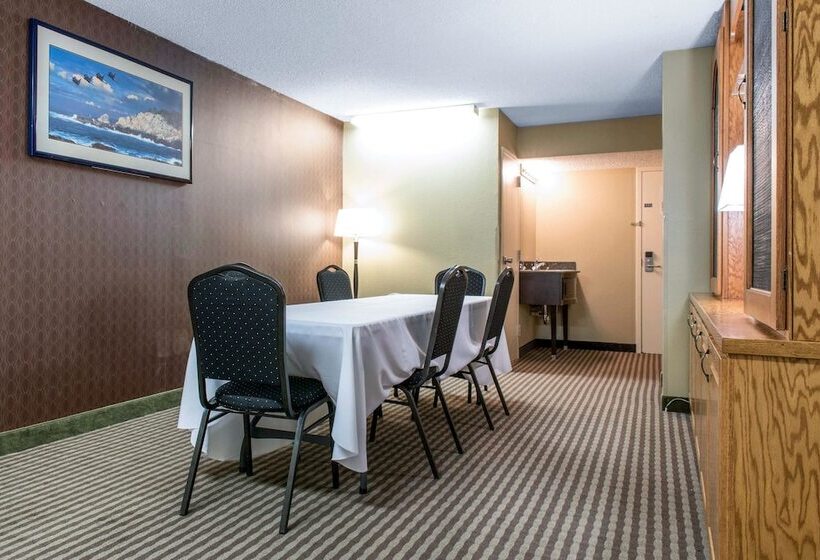 فندق Quality Inn Festus