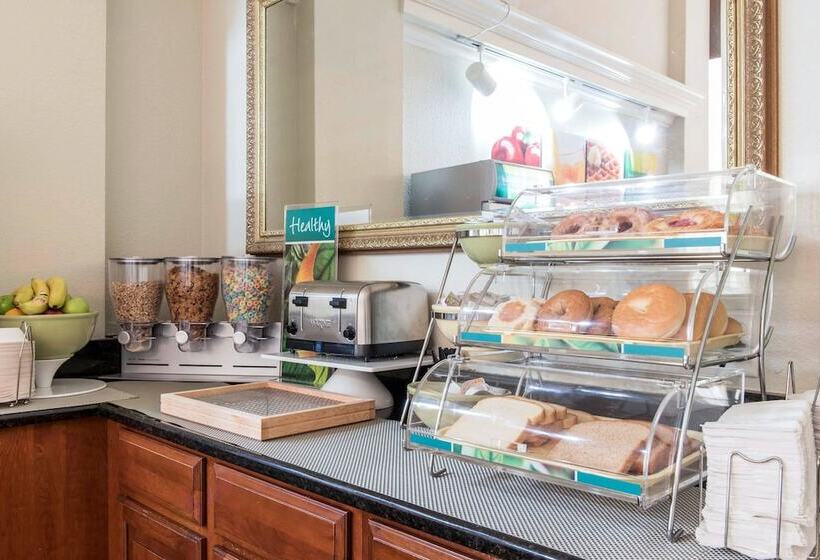 فندق Quality Inn Festus