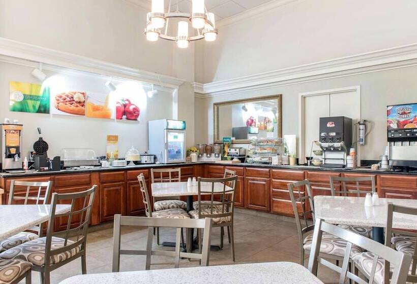 فندق Quality Inn Festus