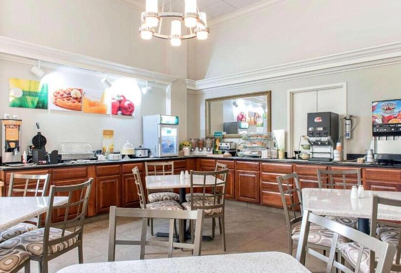 فندق Quality Inn Festus