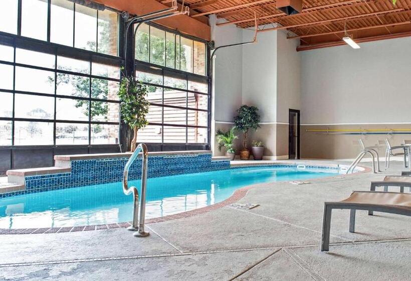 فندق Quality Inn Festus