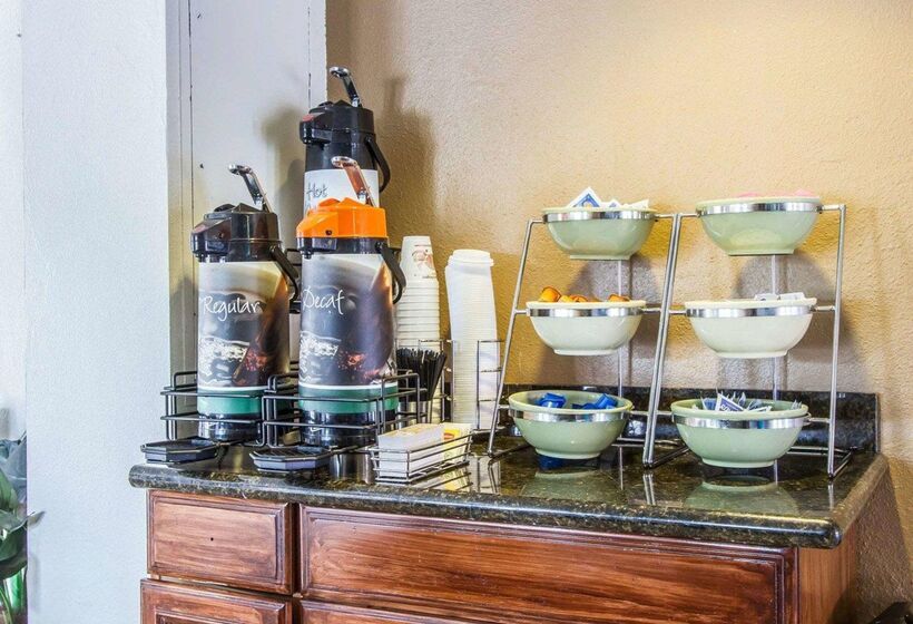 هتل Quality Inn Near Downtown Tucson