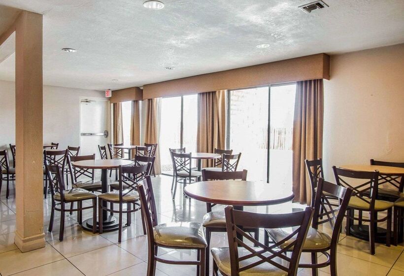هتل Quality Inn Near Downtown Tucson