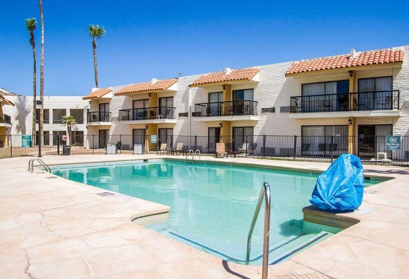 هتل Quality Inn Near Downtown Tucson