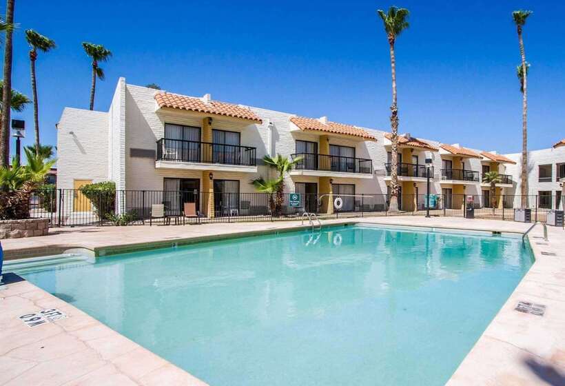 هتل Quality Inn Near Downtown Tucson