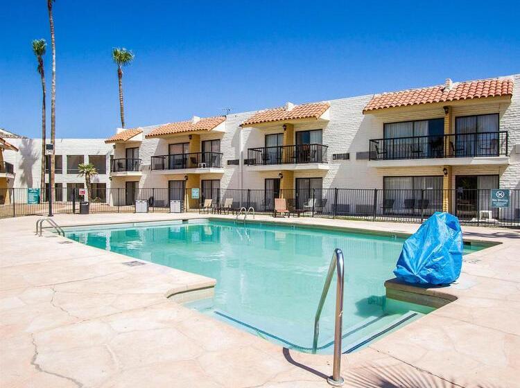 هتل Quality Inn Near Downtown Tucson