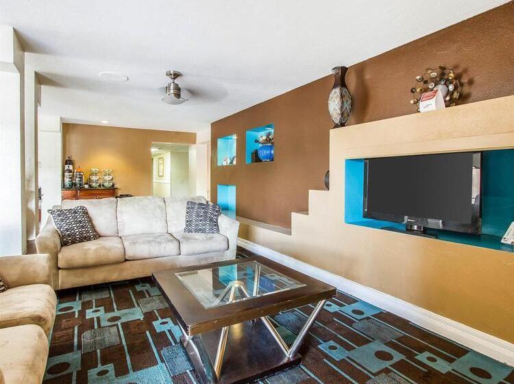 هتل Quality Inn Near Downtown Tucson