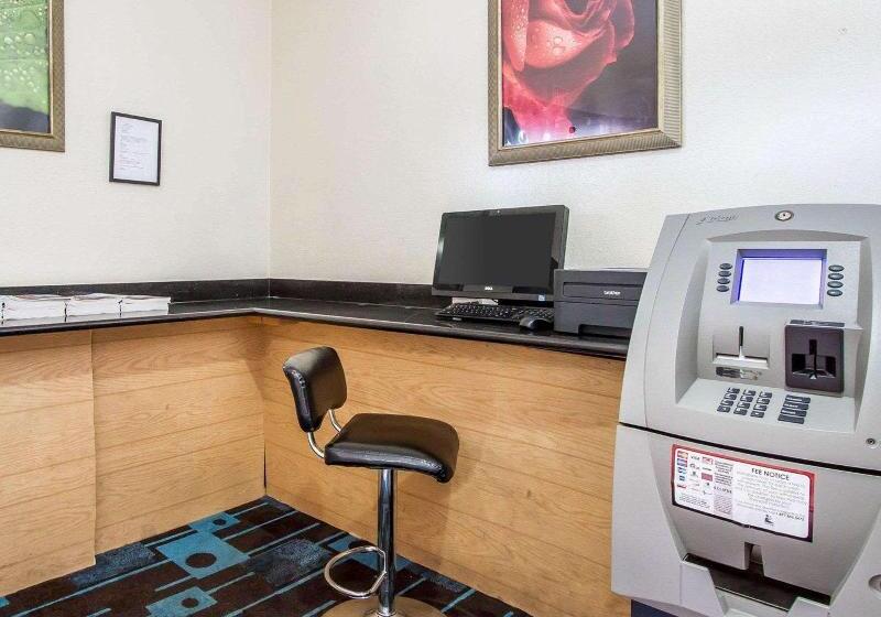 هتل Quality Inn Near Downtown Tucson