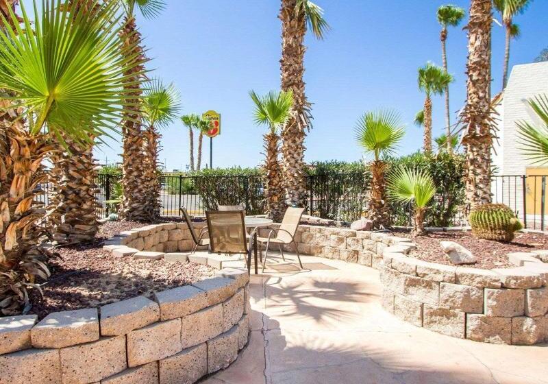 هتل Quality Inn Near Downtown Tucson