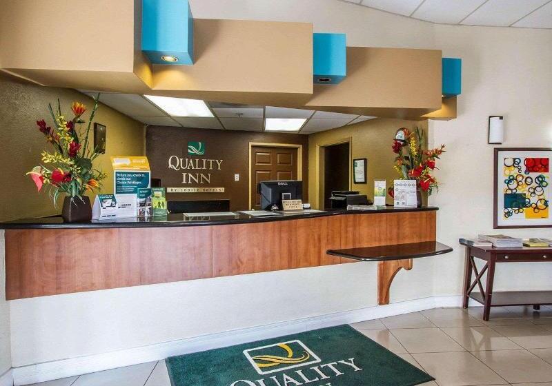 هتل Quality Inn Near Downtown Tucson