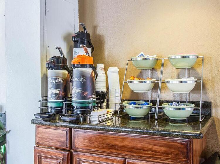 هتل Quality Inn Near Downtown Tucson