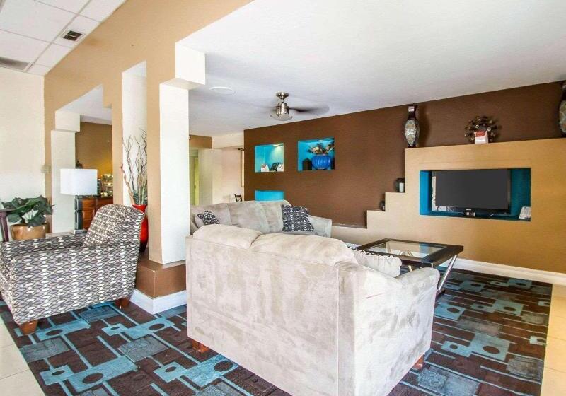 هتل Quality Inn Near Downtown Tucson