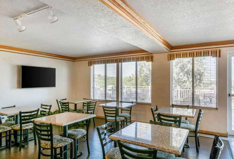 Отель Quality Inn Near Monument Health Rapid City Hospital