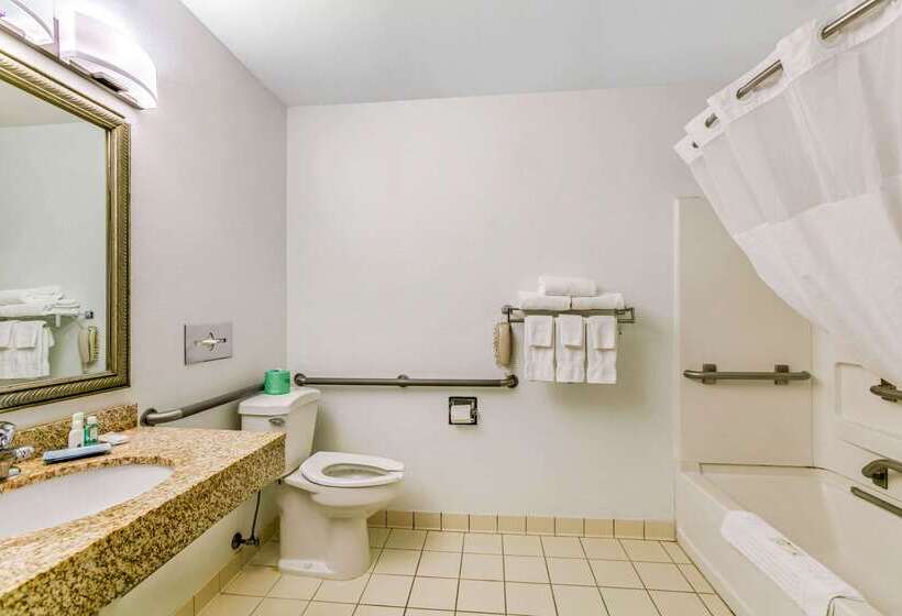 هتل Quality Inn Near Monument Health Rapid City Hospital