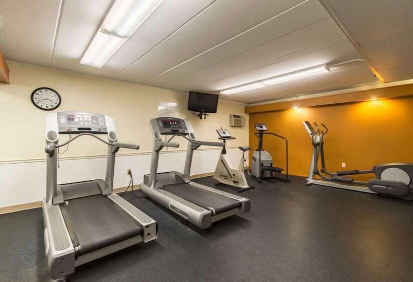酒店 Quality Inn & Suites Conference Center