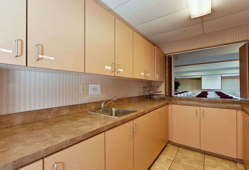 ホテル Quality Inn & Suites Matthews   Charlotte