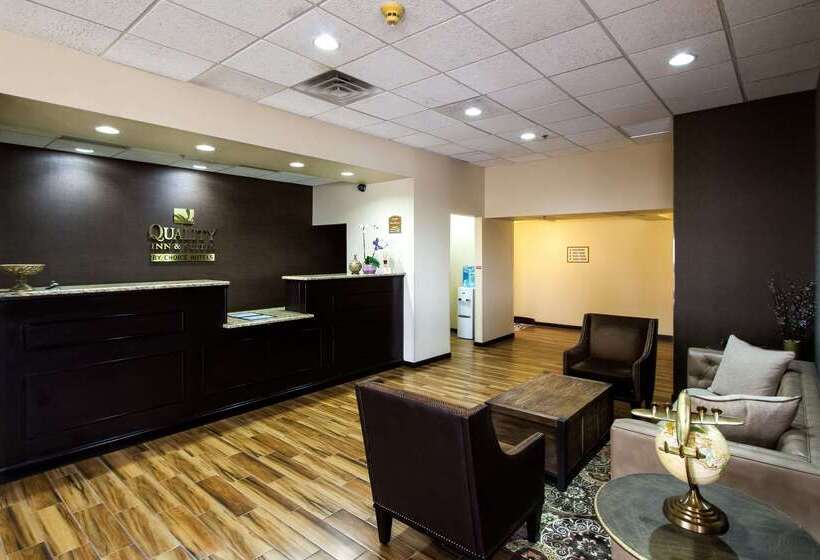 호텔 Quality Inn & Suites Moline Quad Cities