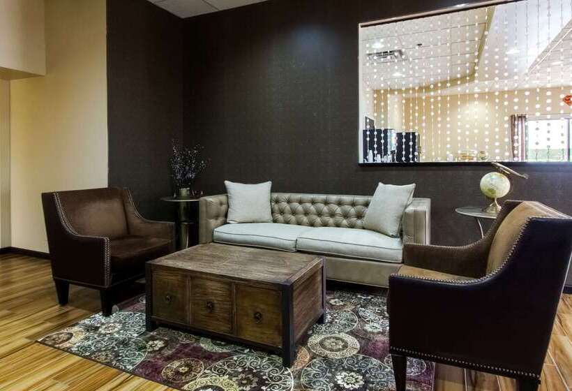 호텔 Quality Inn & Suites Moline Quad Cities