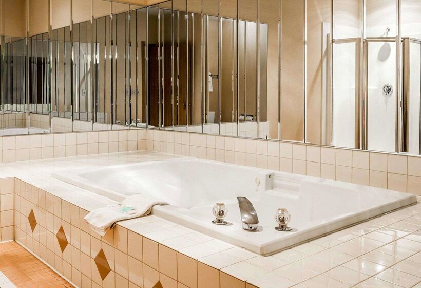 בית מלון כפרי Quality Inn Tulalip  Marysville