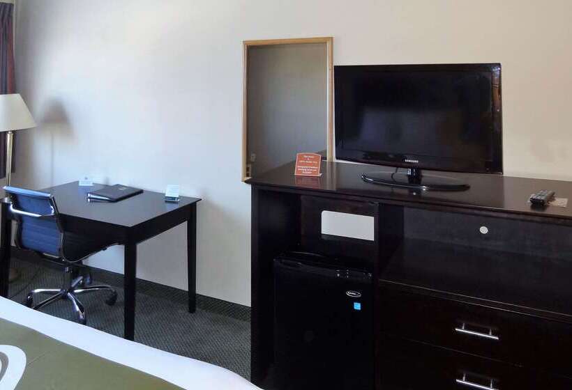 בית מלון כפרי Quality Inn Tulalip  Marysville